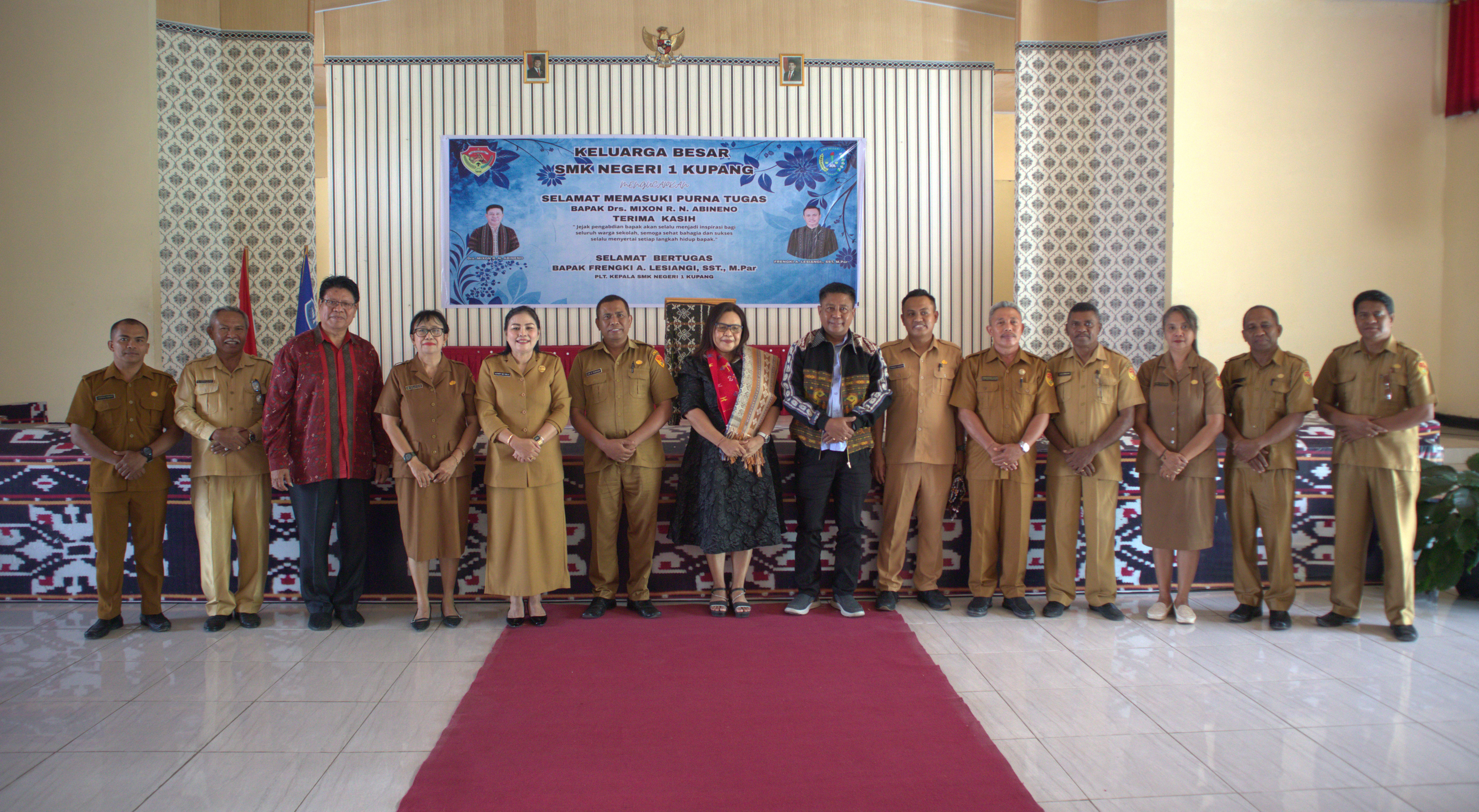 Temu Pisah Mantan Kepala SMKN 1 Kupang foto 1